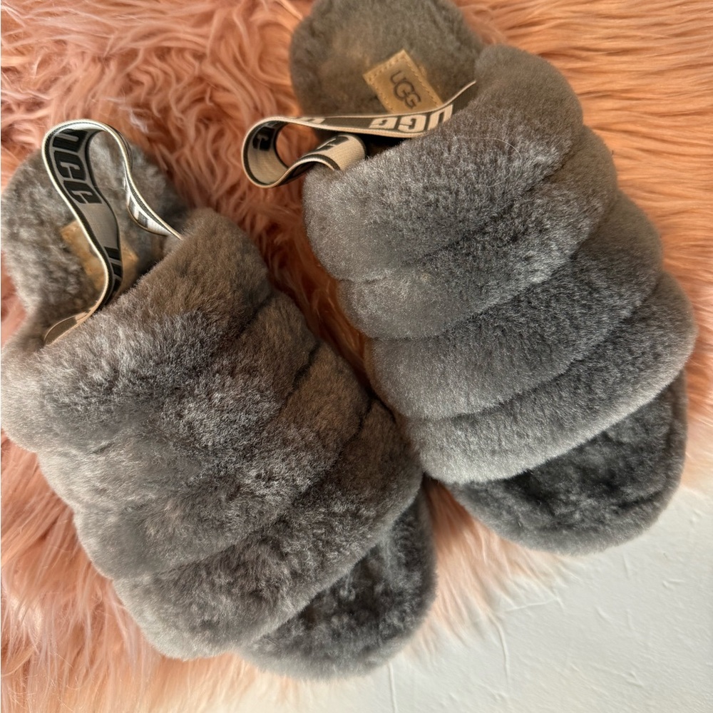 UGG Fluff Yeah Slide Sandals Slippers Charcoal Gray Size 7